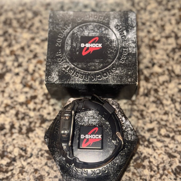 G-Shock - Picture 3 of 4